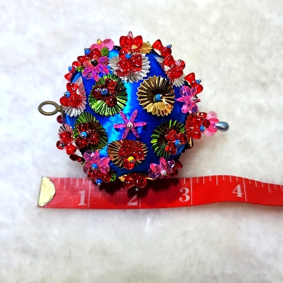 Vintage 60's Push Pin Christmas Ornament - Picture 4 of 9